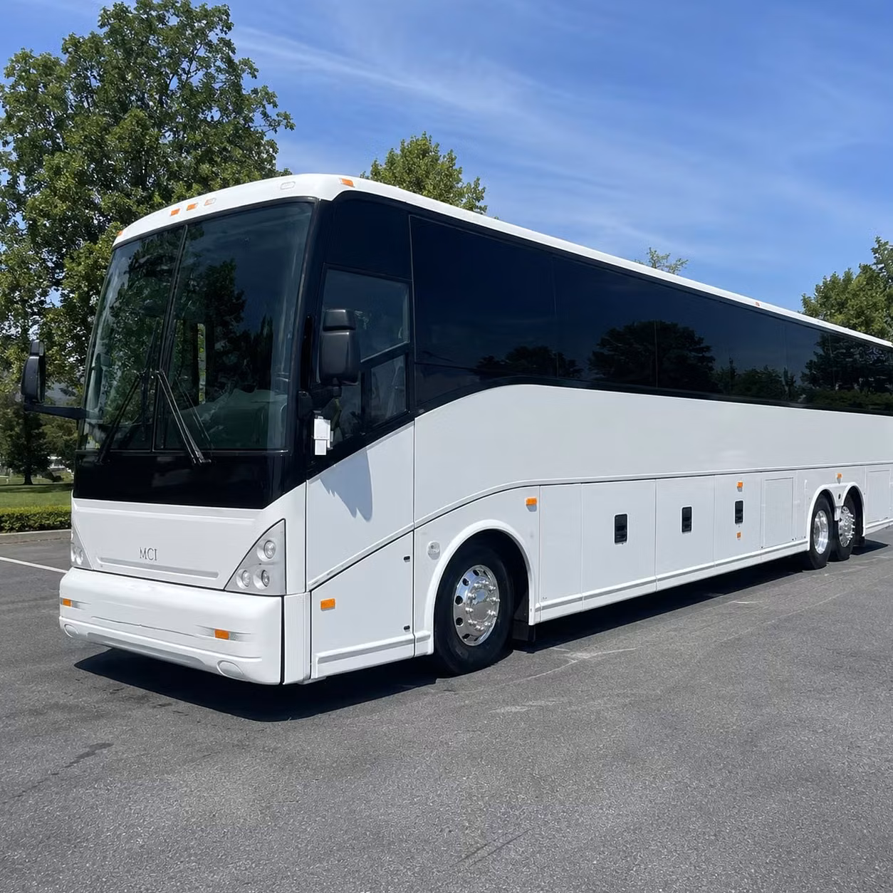 hollywood burbank airport transfers for ventura groups are simple with the right bus
