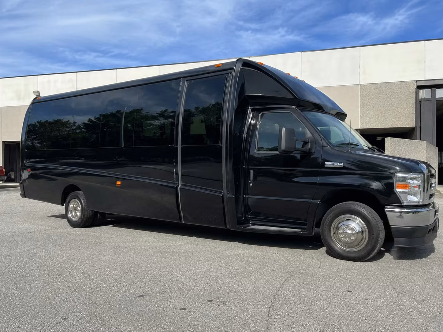 minibus rentals for smaller ventura prom groups who want something sleek